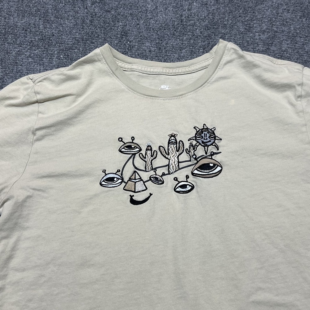 Nike Shirt Mens Medium Beige Desert Cactus Embroidered Graphic Tee Short Sleeve